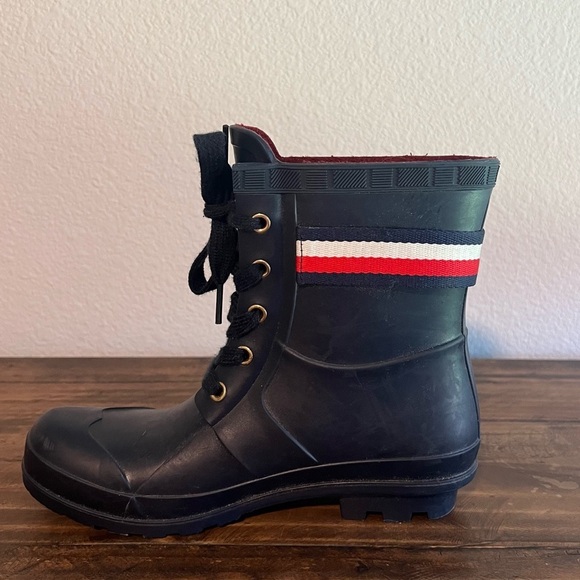 Tommy Hilfiger Toniee Lace-Up Leather Sole TH Logo Rain Boots. Size 6. - Picture 7 of 13